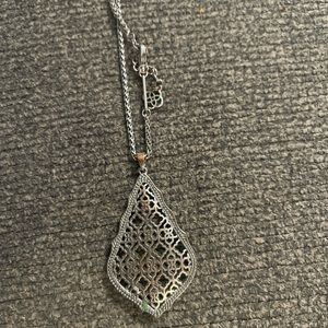 Kendra Scott necklace